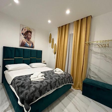 Hotel Familia Neapol Zewnętrze zdjęcie