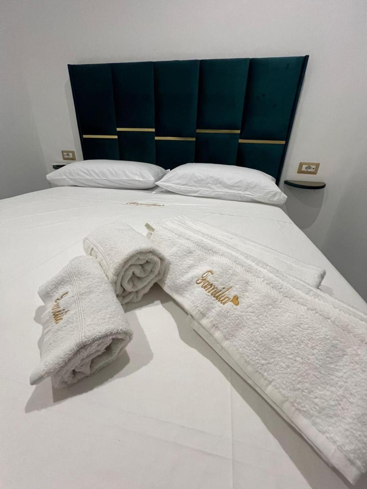 Hotel Familia Neapol Zewnętrze zdjęcie