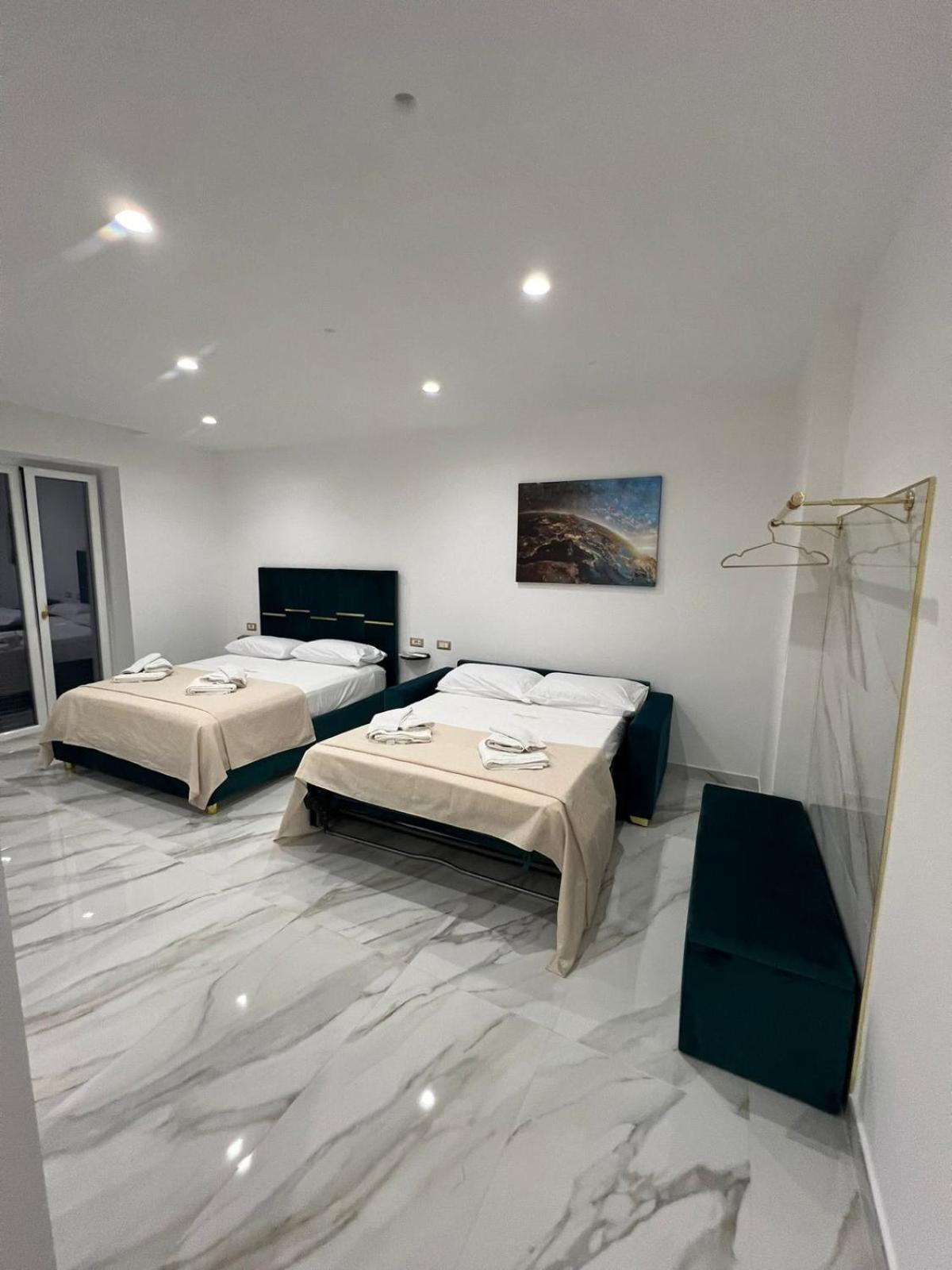 Hotel Familia Neapol Zewnętrze zdjęcie