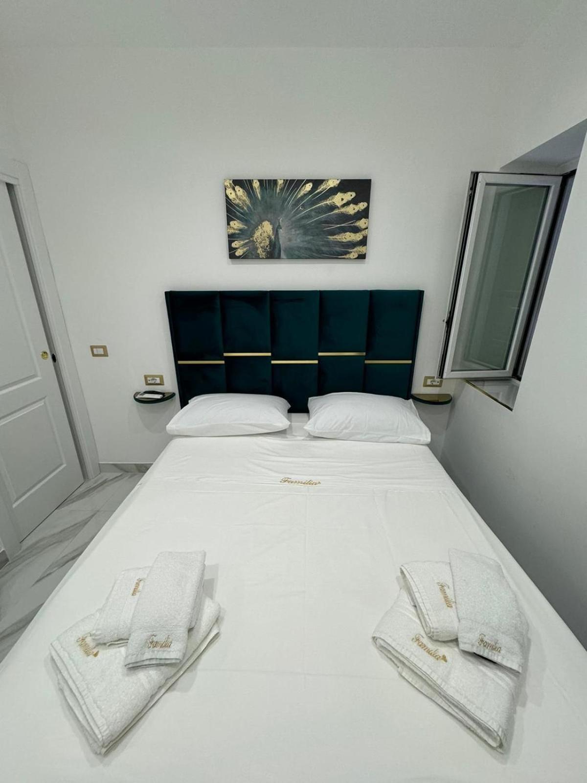 Hotel Familia Neapol Zewnętrze zdjęcie