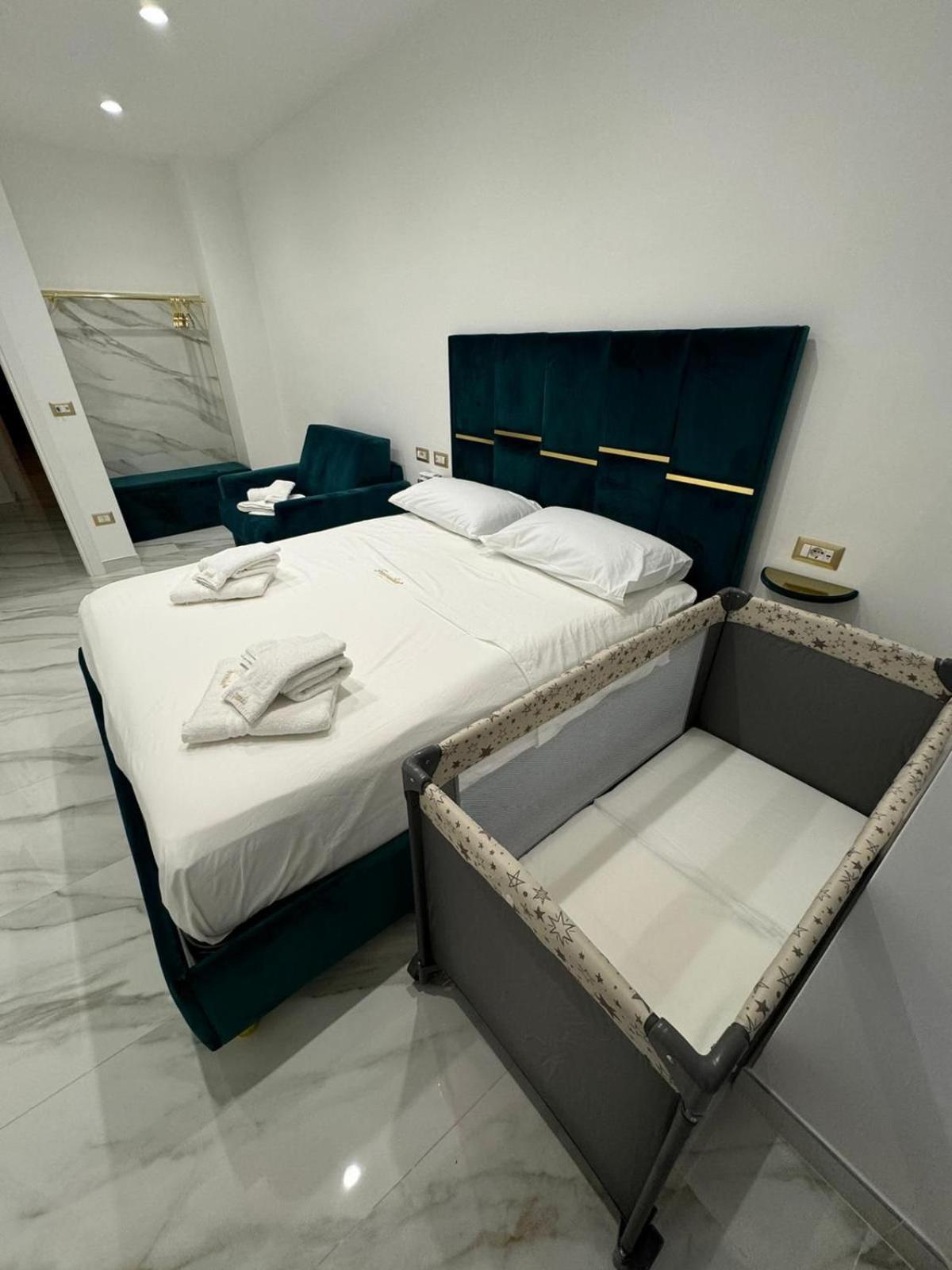 Hotel Familia Neapol Zewnętrze zdjęcie