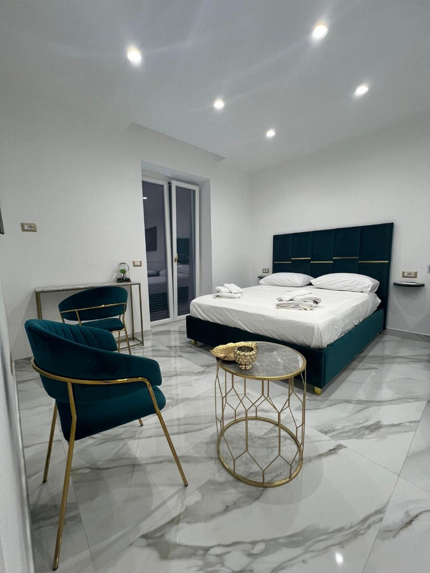 Hotel Familia Neapol Zewnętrze zdjęcie