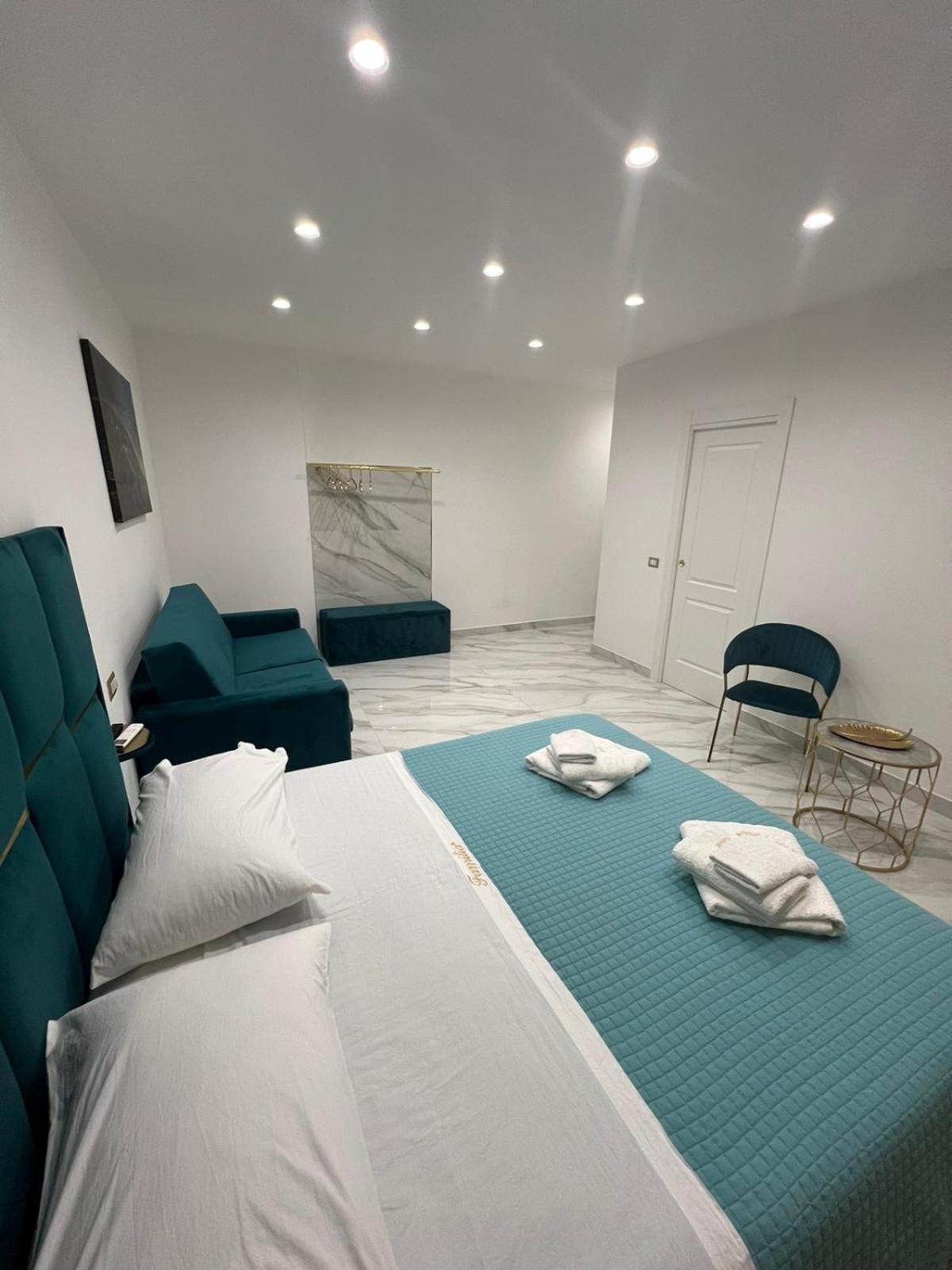 Hotel Familia Neapol Zewnętrze zdjęcie
